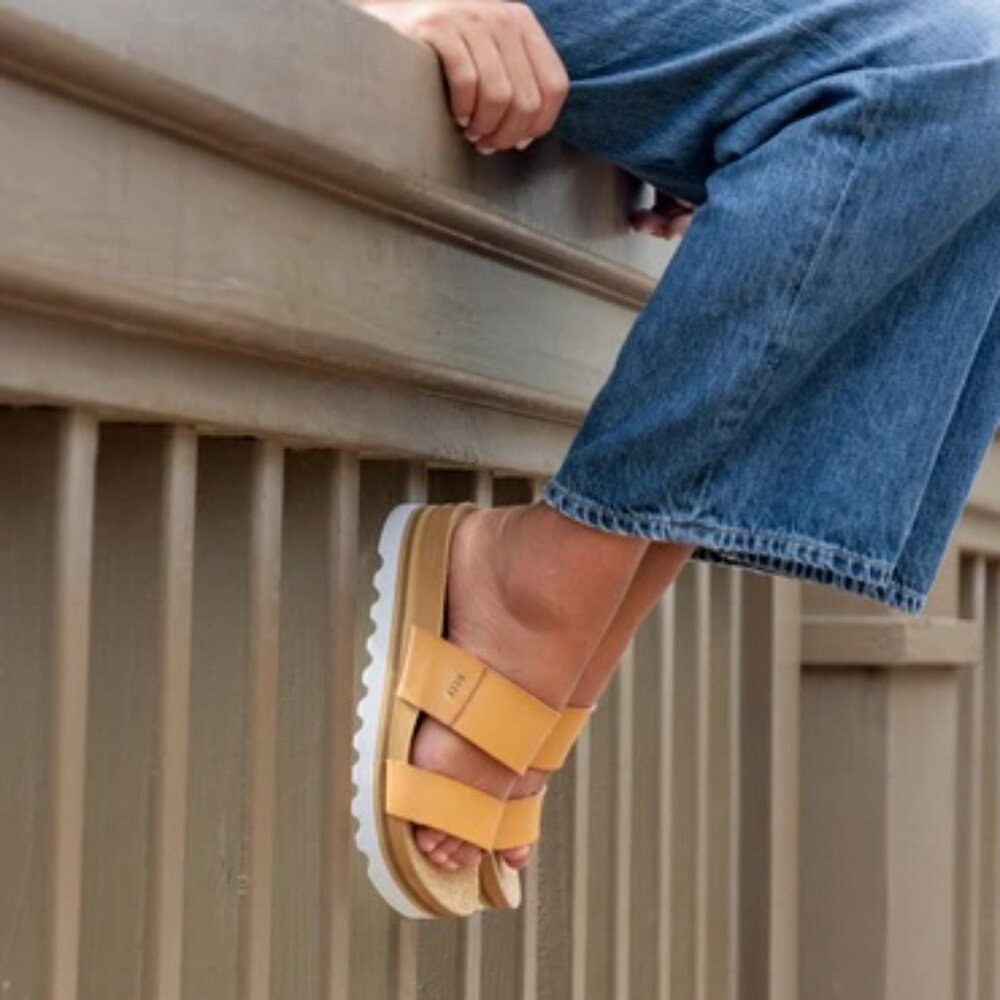 Reef Cushion Vista Hi Sandal